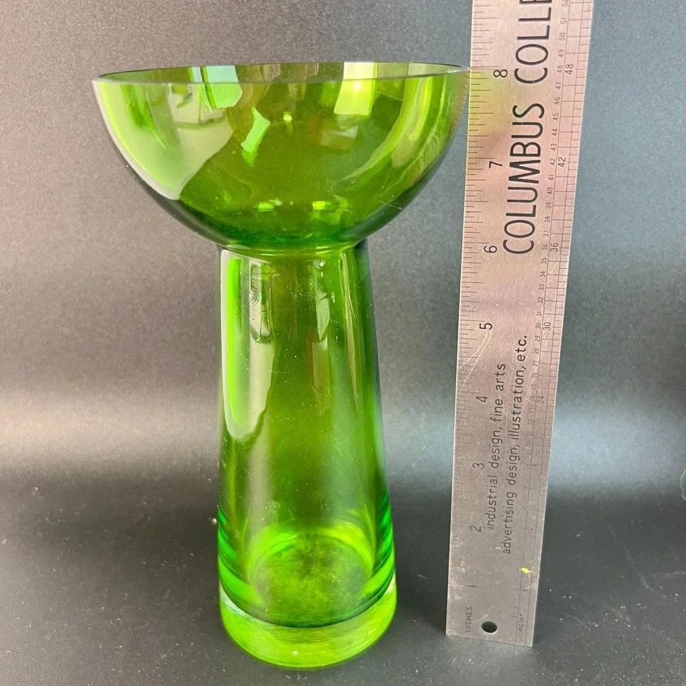MID CENTURY MODERN SWEDISH HANDBLOWN 8